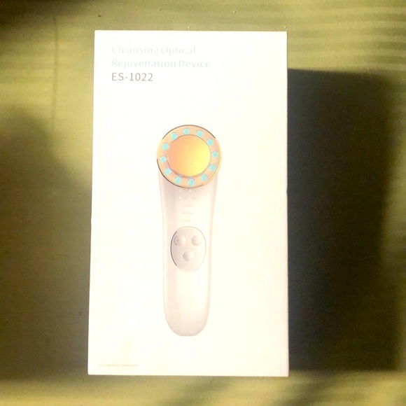 Cleansing Optical Rejuvenation Device. 7 in 1 Face Massager - Picture 6 of 9